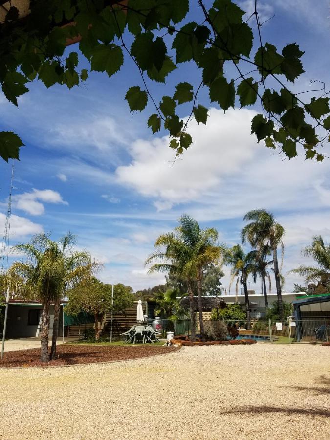 Glossop Motel Winkie 외부 사진