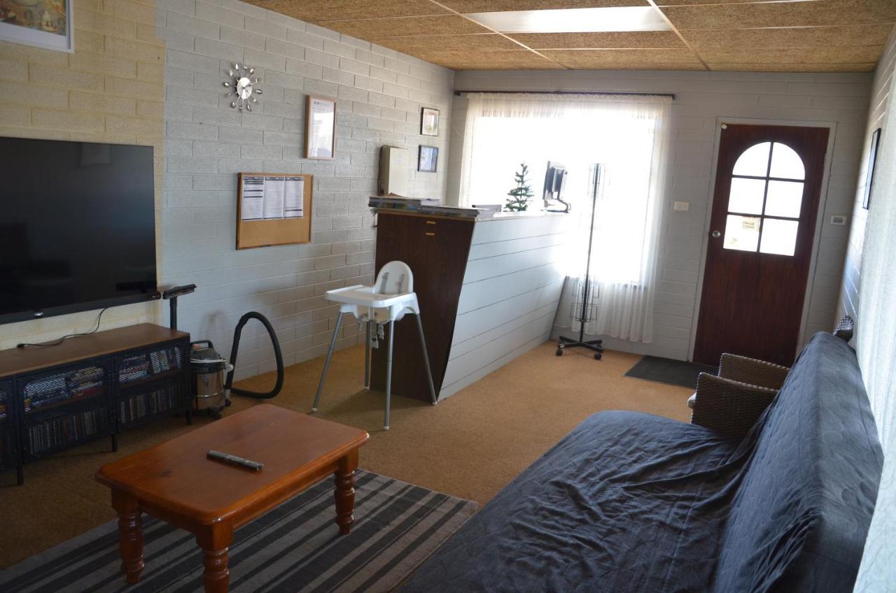 Glossop Motel Winkie 외부 사진